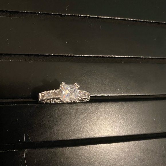 Ring - Picture 2 of 3